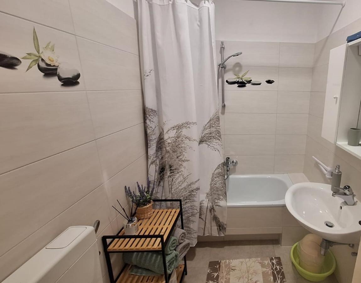 App Karmen With Free Parkig Apartment Porec Exterior photo